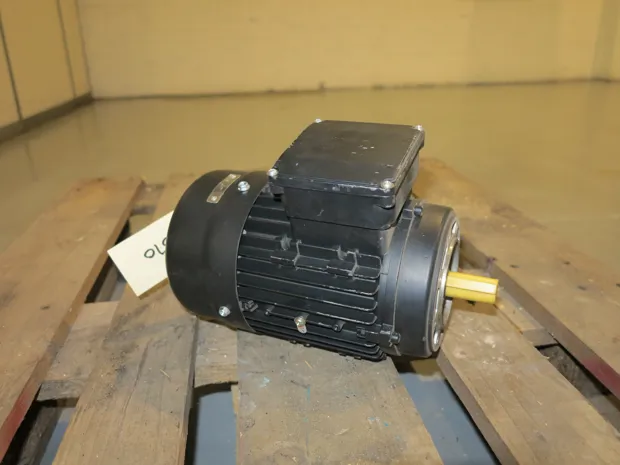 Image 2 of 3 - Hoyer Motors - HMA2-801-2