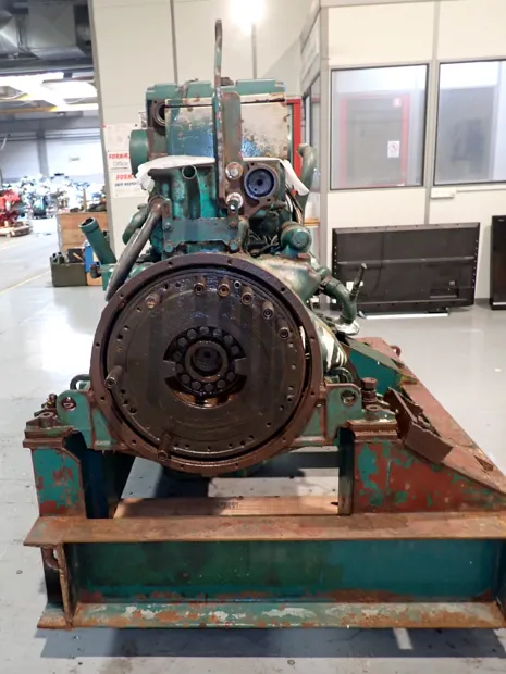 Image 2 of 9 - Volvo - TAMD 165A