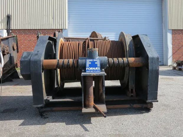 Image 1 of 5 - Trawl winch