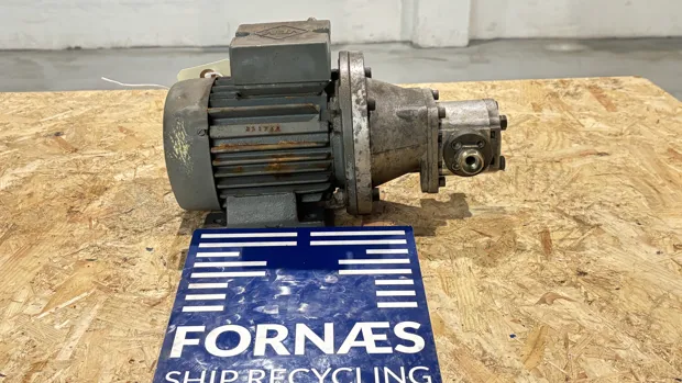 Image 5 of 9 - HP1021