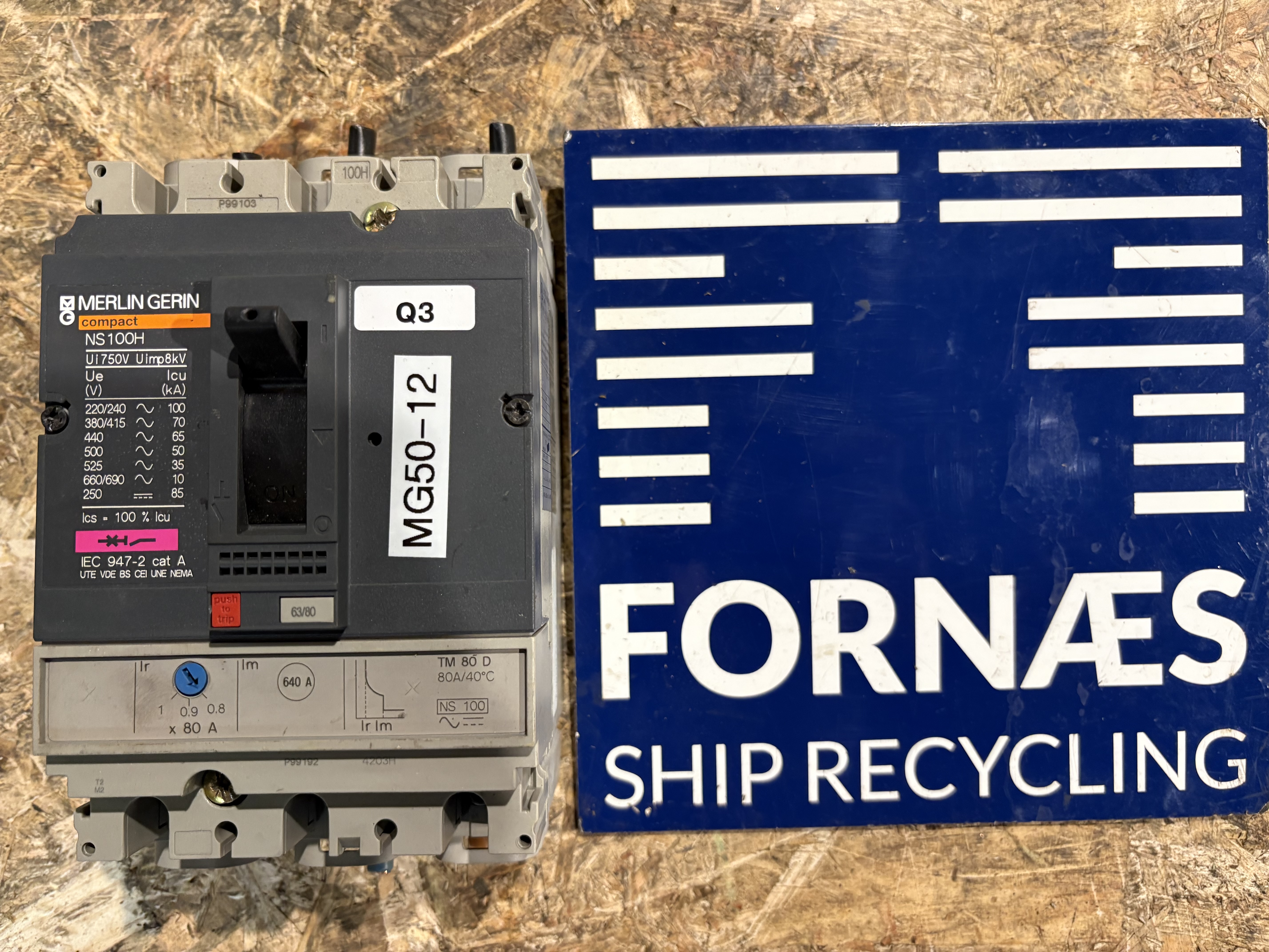 Merlin Gerin - Compact