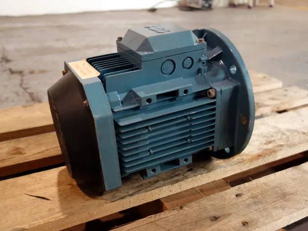 Image 2 of 4 - ABB - M2AA 100 L