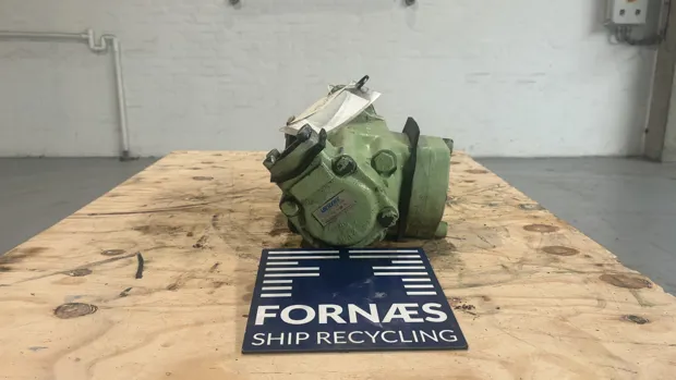 Image 8 of 9 - HP984