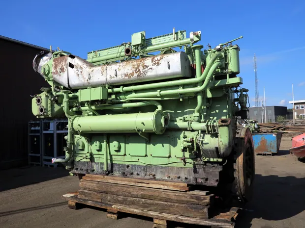 Image 3 of 6 - MaK - 6M 453 AK