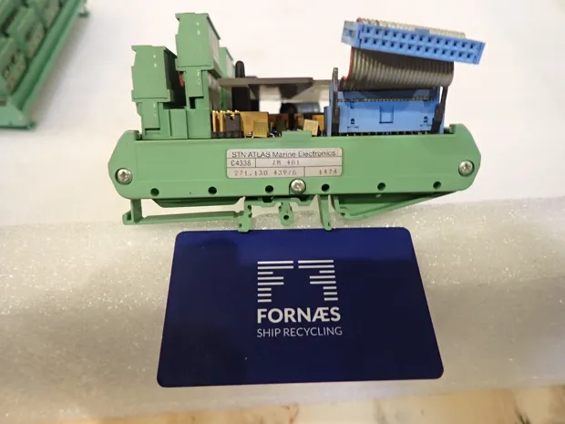 Image 1 of 2 - Lyngsoe Marine  - ZM 401