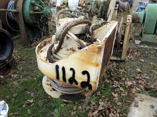Image 2 of 4 - Mooring winch