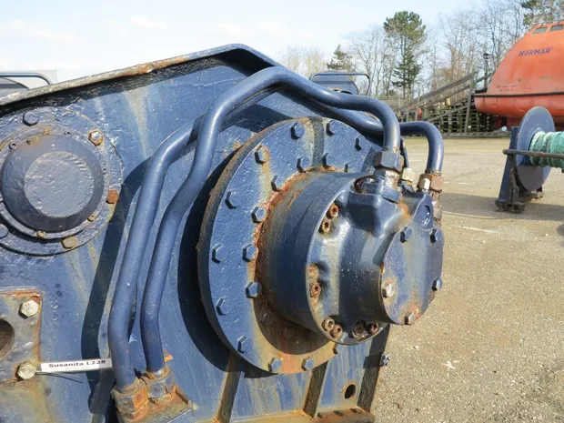 Image 6 of 9 - Split winch