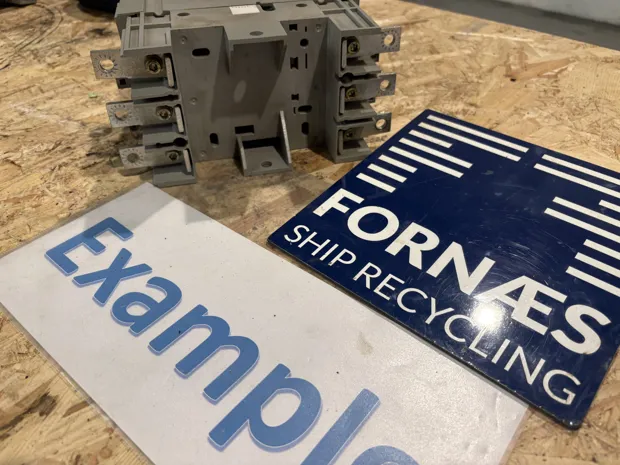 Image 3 of 4 - Merlin Gerin - NS250H