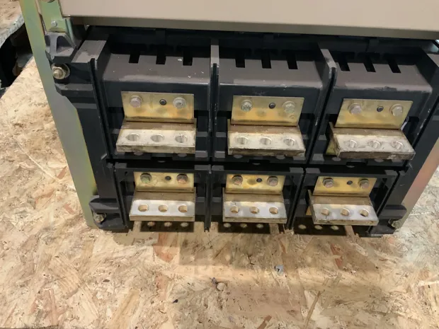 Image 4 of 4 - Merlin Gerin - M8H2