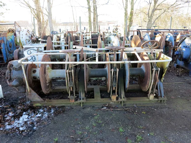 Image 3 of 5 - Trawl winch