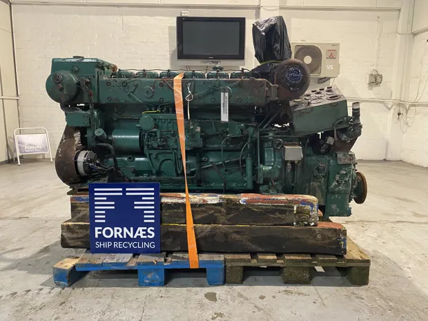 Image 1 of 5 - Volvo Penta - MD 100B          (TMD)