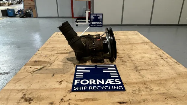 Image 3 of 8 - JABSCO - F8B-5001 10-13022-99 2111