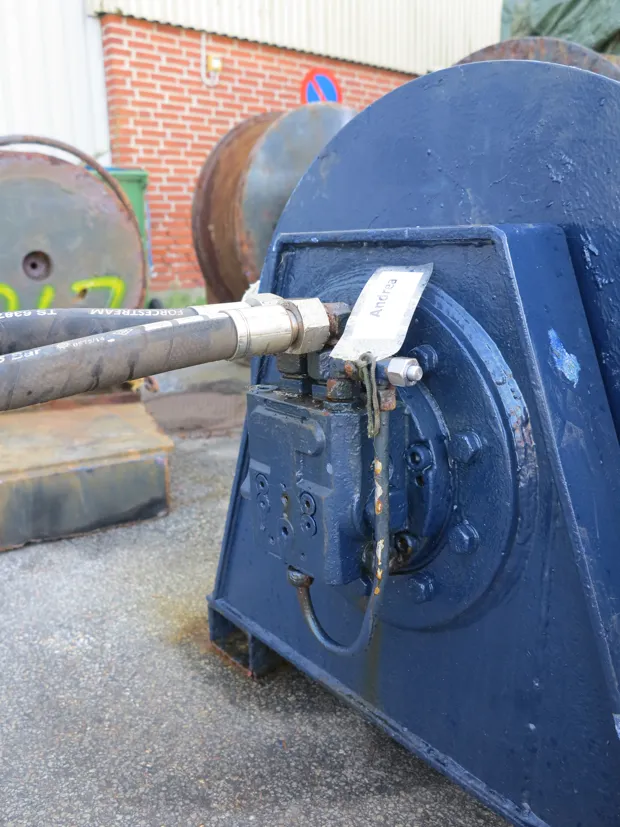 Image 3 of 5 - Tackle winch