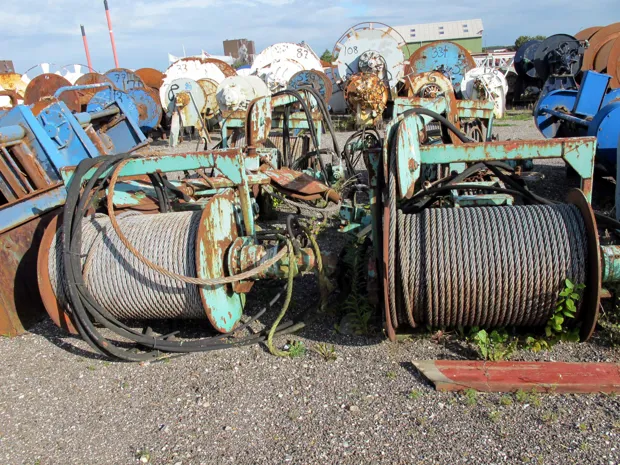 Image 6 of 8 - Wire winch