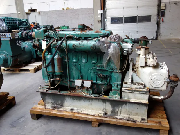 Image 3 of 4 - Detroit - 6R71 Model 1064-7002