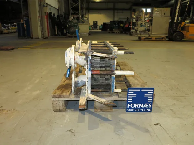 Image 5 of 6 - APV - H17