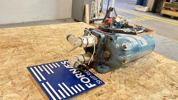 Image 4 of 6 - Vokes - E6359915/32