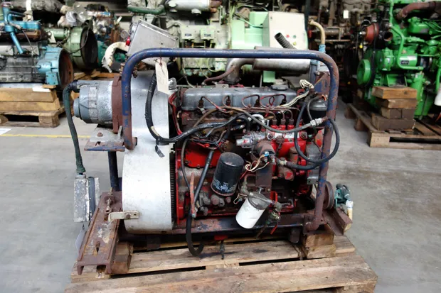 Image 2 of 4 - Nissan - SD22