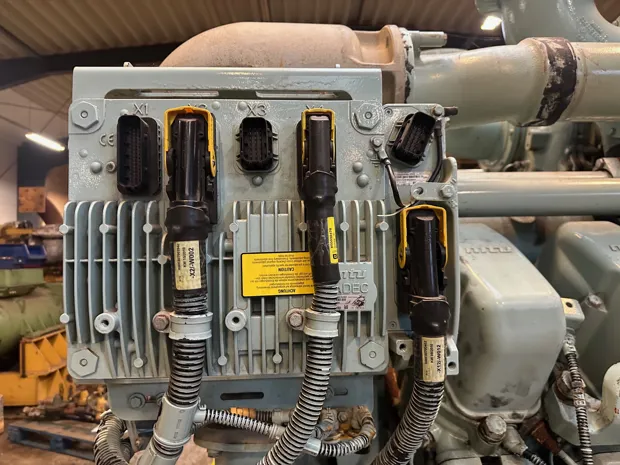 Image 9 of 12 - MTU - 12V 4000 P83