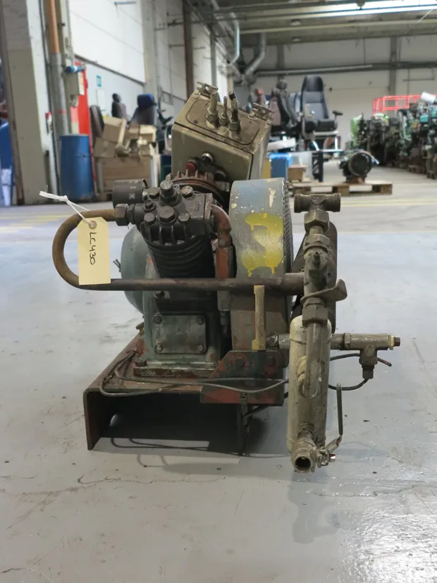 Image 2 of 5 - Espholin - H3