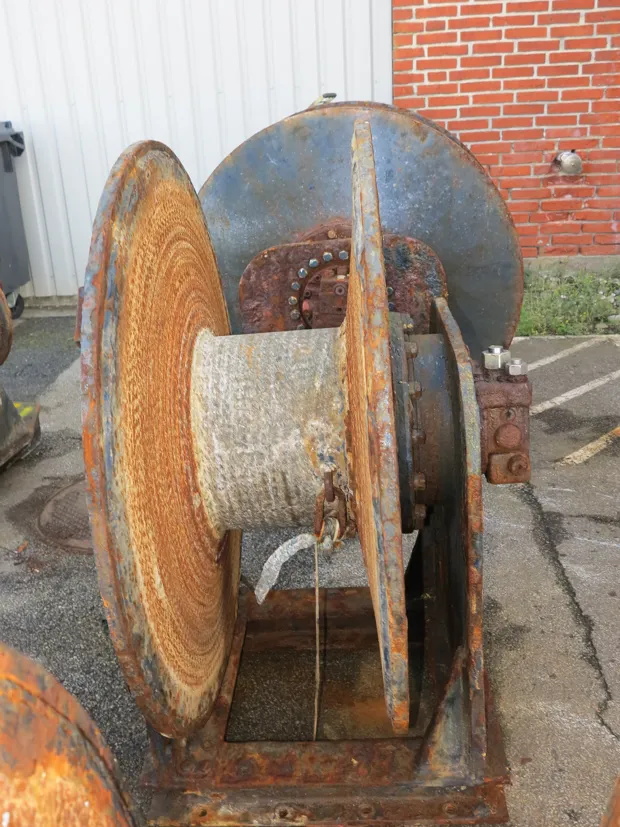 Image 1 of 5 - Trawl winch