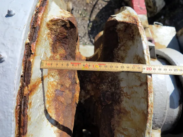 Image 5 of 5 - Anchor winch