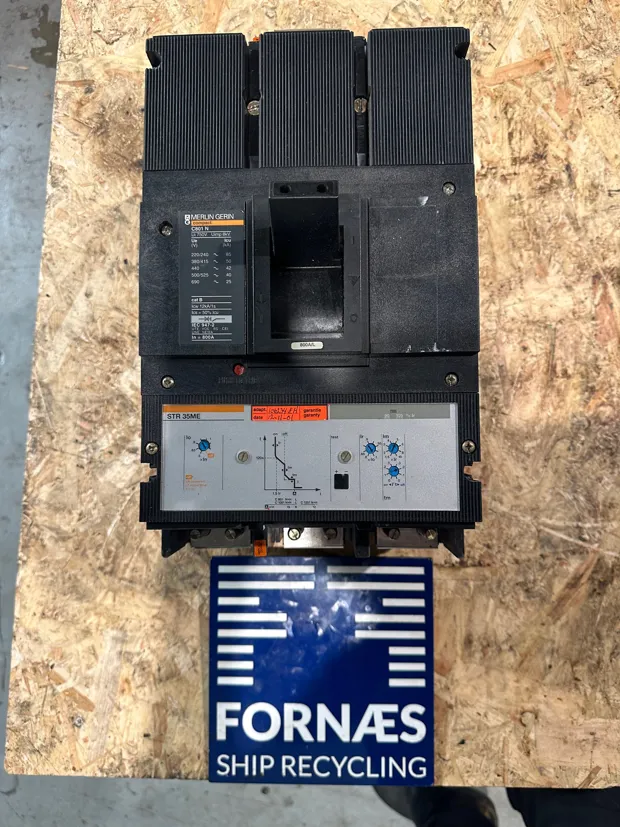 Image 1 of 5 - Merlin Gerin - C801N