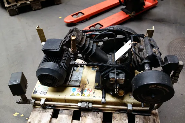 Image 1 of 4 - Ingersoll-Rand - 231