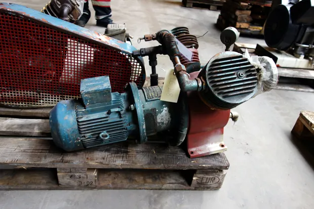 Image 1 of 3 - Sperre - HLF277