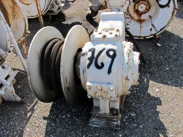 Image 1 of 2 - Tackle winch