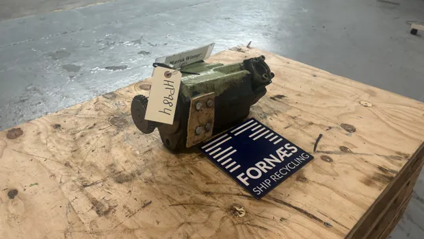 Image 2 of 9 - HP984