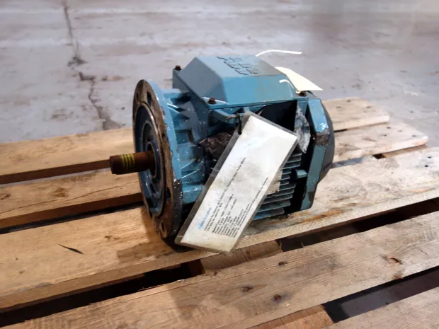 Image 2 of 4 - ABB - M2AA 112 M