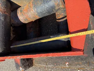 D835