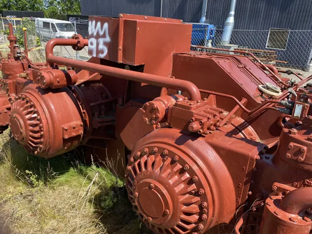 Image 7 of 15 - Brattvaag - CT63SBL