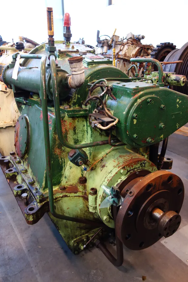 Image 4 of 5 - Ulstein - 220 AGSC