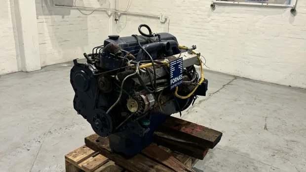 Image 3 of 9 - Ford  - 826E