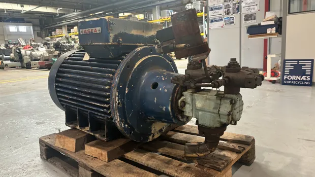 Image 2 of 9 - HP850