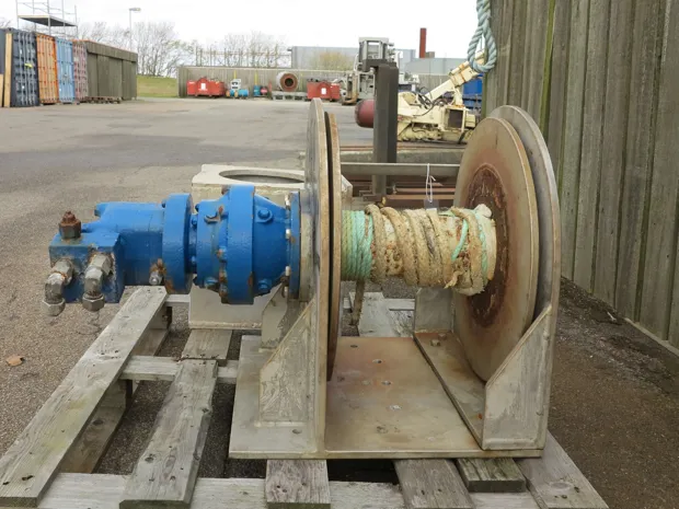 Image 2 of 5 - Tackle winch