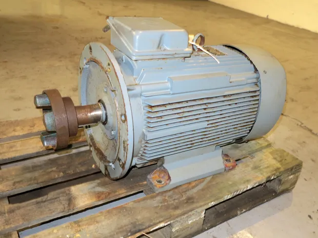 Image 2 of 4 - VEM - WE2R 225M