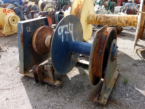 Image 2 of 3 - Anchor winch