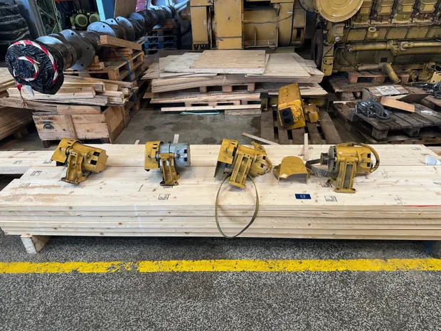 Image 6 of 11 - Caterpillar - 333-1184