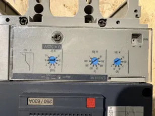 Merlin Gerin  - NS400N