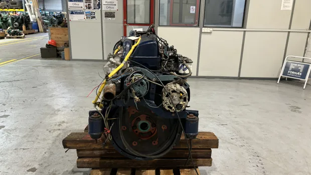 Image 8 of 9 - Ford  - 826E