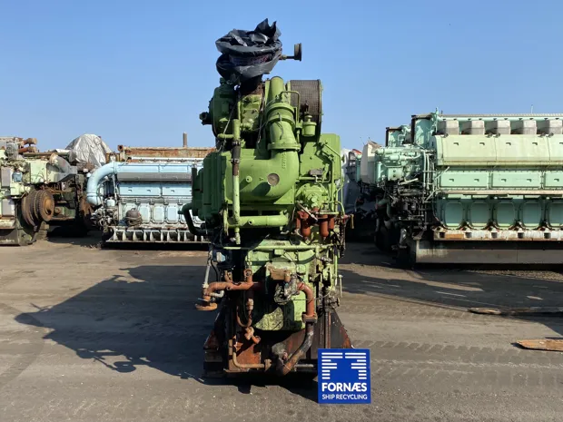 Image 5 of 8 - B&W Holeby