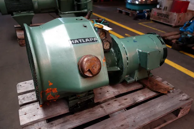 Image 2 of 5 - Hatlapa - L45