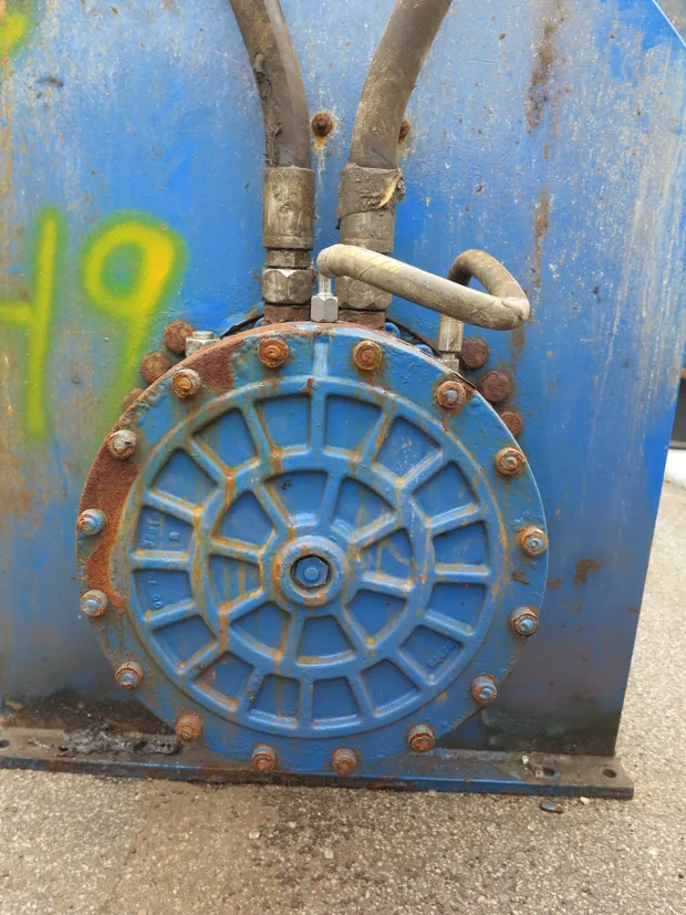 Image 5 of 5 - Split winch