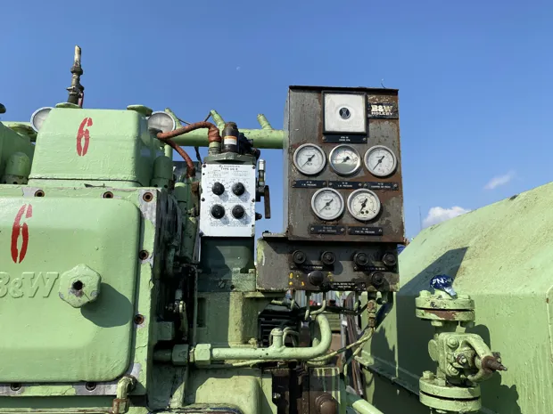 Image 3 of 10 - B&W Holeby