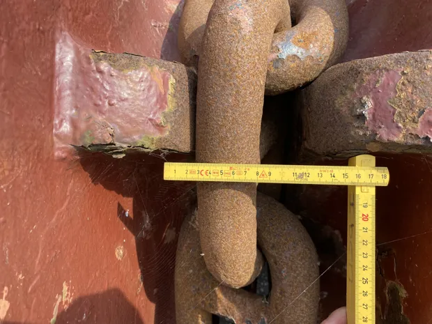 Image 6 of 11 - Anchor winch