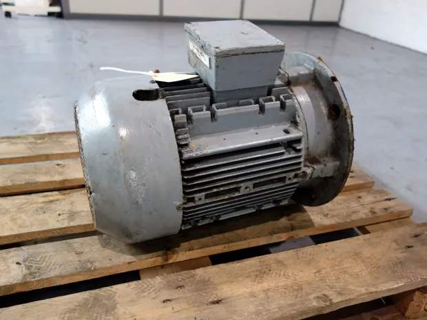 Image 4 of 5 - Siemens - 1LA5166-4CA/1