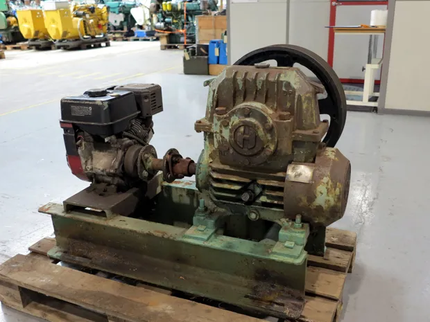 Image 5 of 6 - Briggs & Stratton - 115432